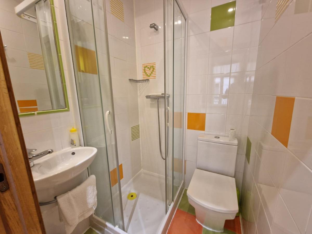 Pension Izar Bat Guesthouse San Sebastián Eksteriør billede
